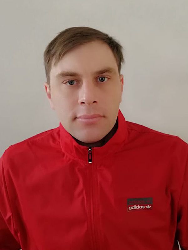 Курмаев Юрий Юрьевич.